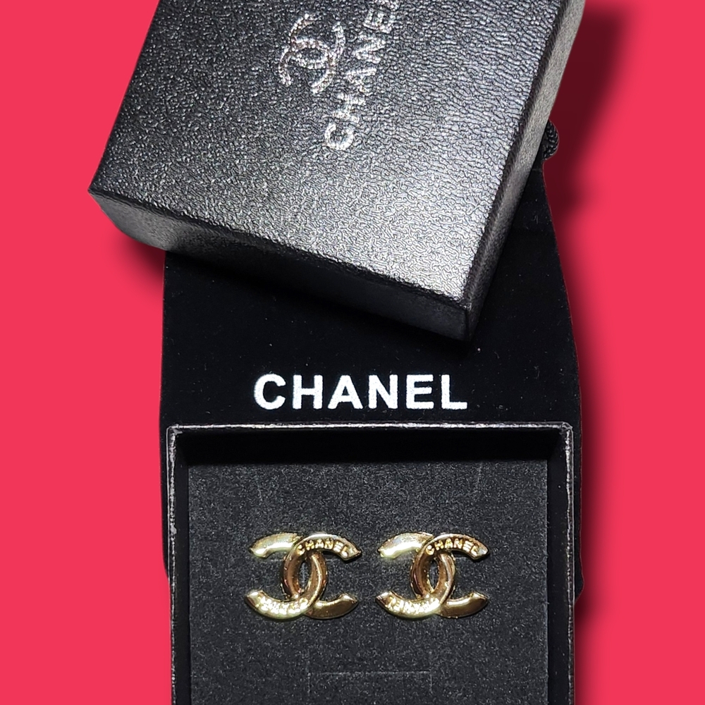 Interlocking C Logo Gold Earrings - image 1